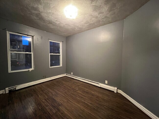 Foto del edificio - 211 Chelsea St