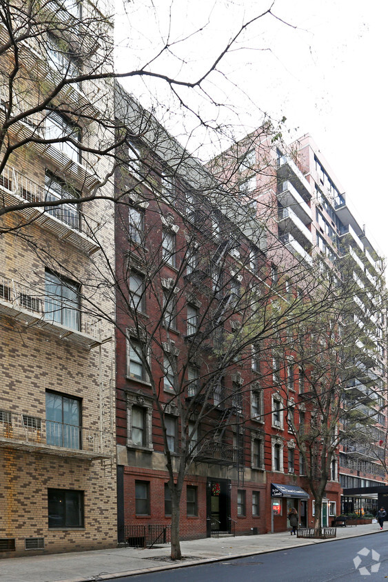 Building Photo - 516 E 80th St