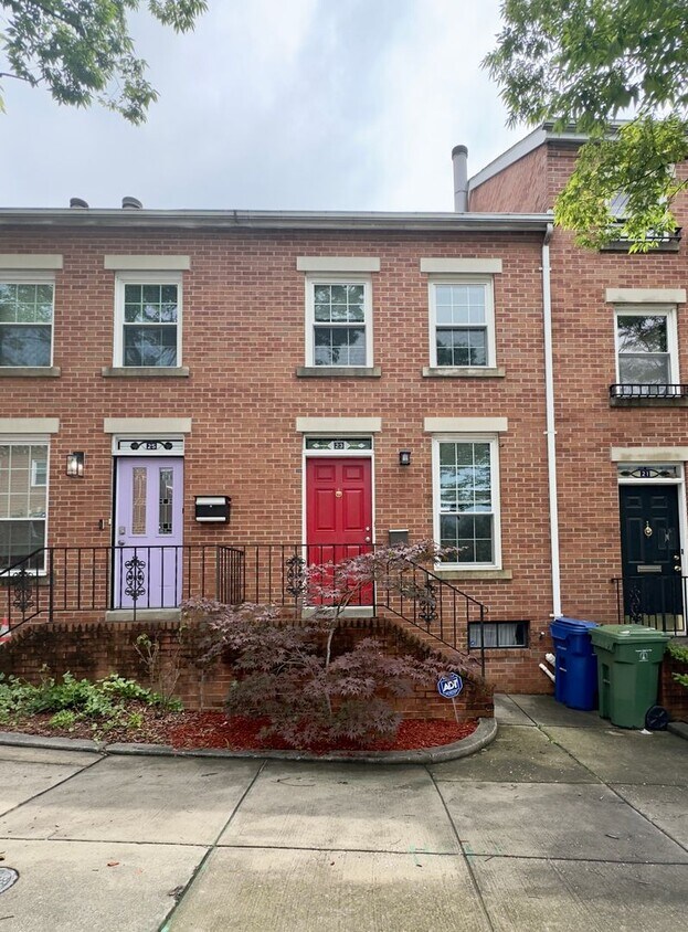 Foto principal - Charming 2 Bedroom/2 Bathroom Apartment in...