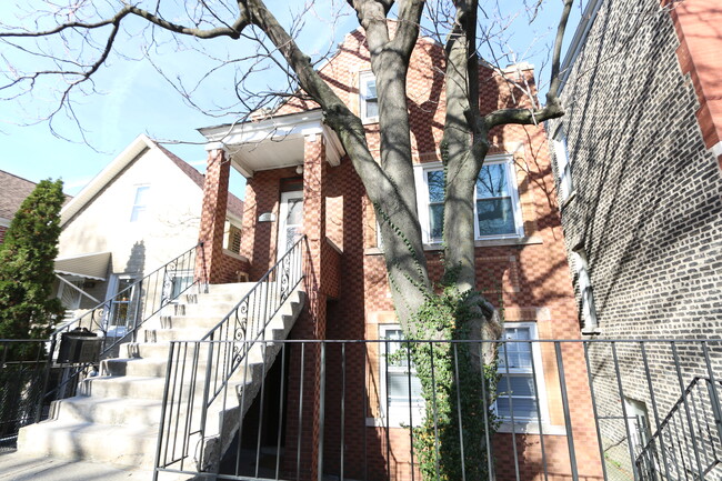 Building Photo - 2312 W Cullerton St
