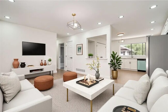 Foto del edificio - 4201 Regal Ridge Rd