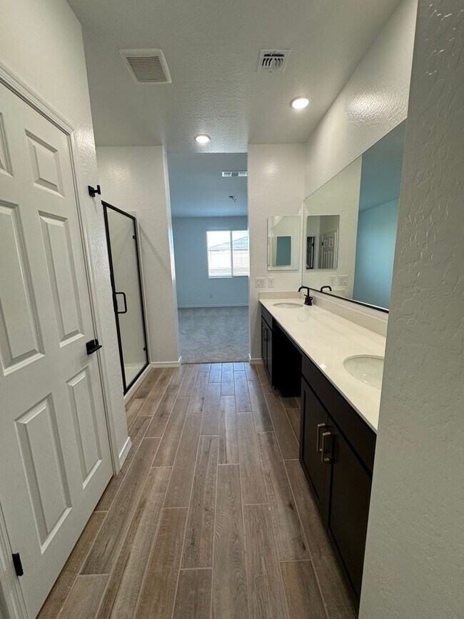 Foto del edificio - BRAND NEW HOME IN PEORIA
