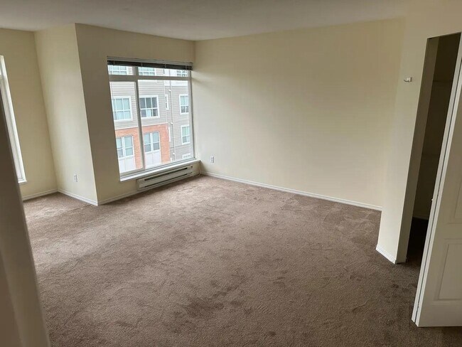 Photo du bâtiment - 32085 George Ferguson Way