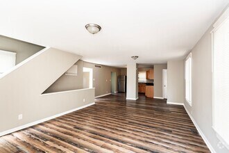 Building Photo - 319 Superior Dr