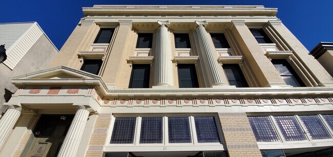 Building Photo - 311 W Main St