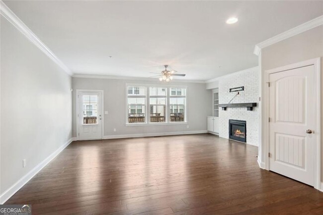 Building Photo - 549 Henry