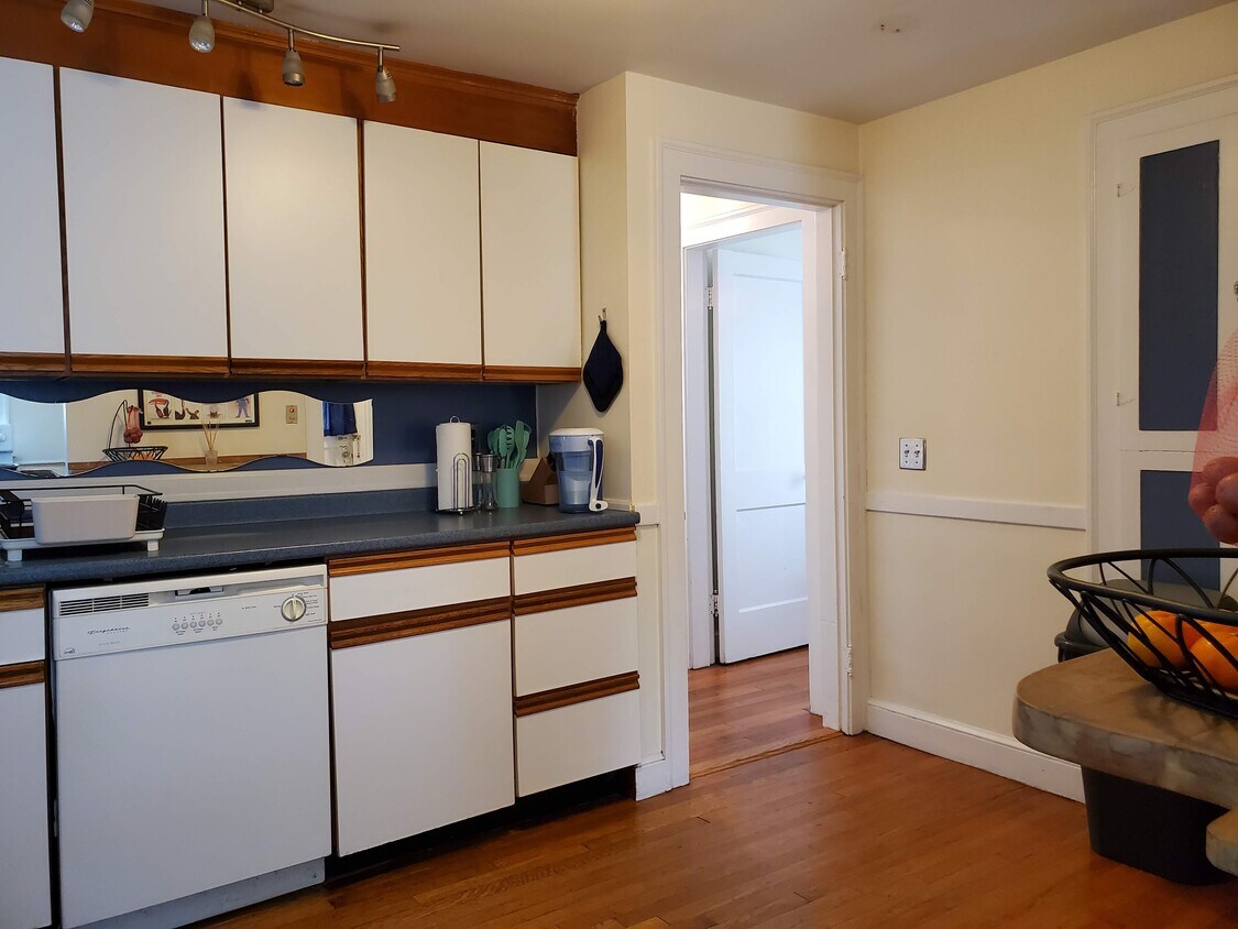 Primary Photo - 33 Flett Rd