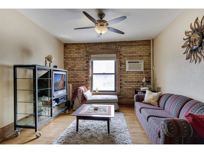 Building Photo - 1204 Harmon Pl