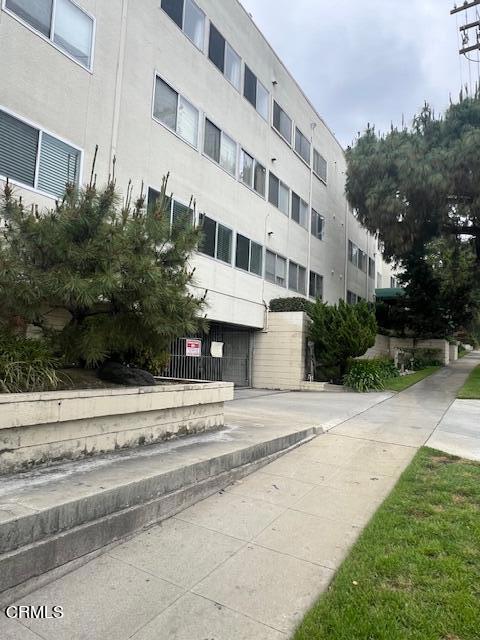 Foto del edificio - 1015 N Michillinda Ave