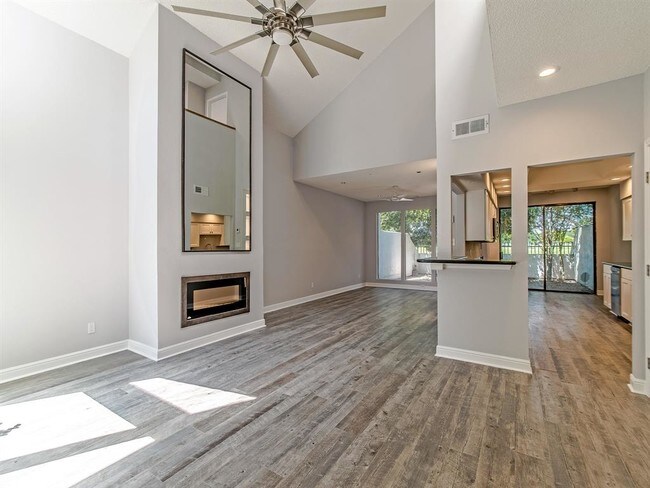 Building Photo - 7655 S Braeswood Blvd