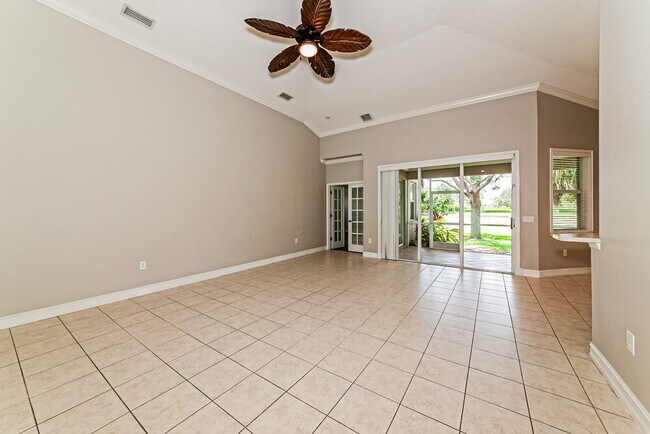 Foto del edificio - 6340 Rookery Cir
