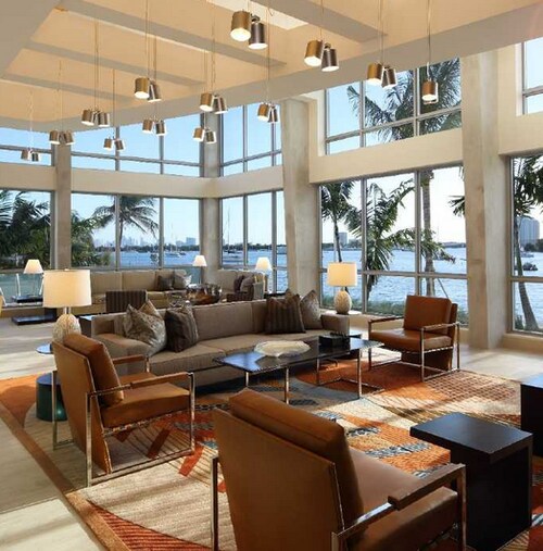 Foto del edificio - 8000 Baymeadows Rd