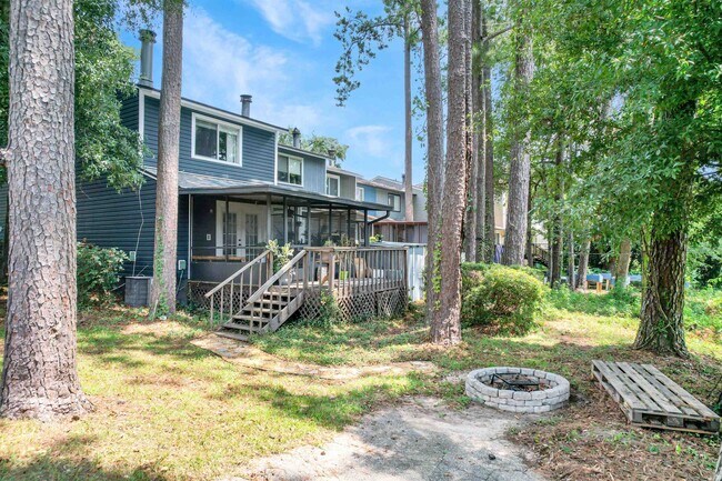 Building Photo - 1935 Buckwood Dr