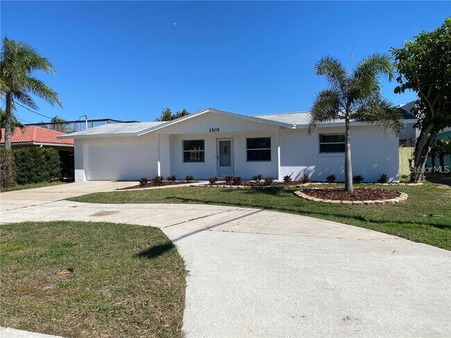 Building Photo - 2505 Gulf Blvd