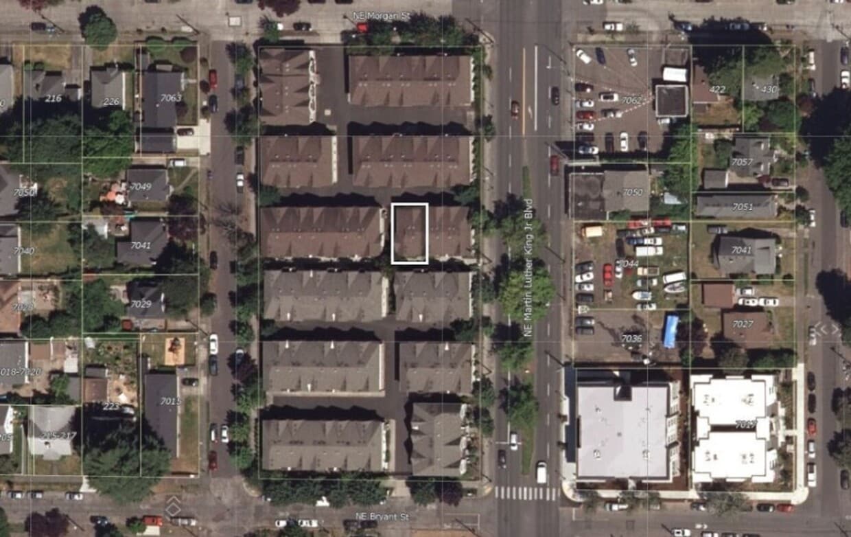 Building Photo - 322 NE Morgan St