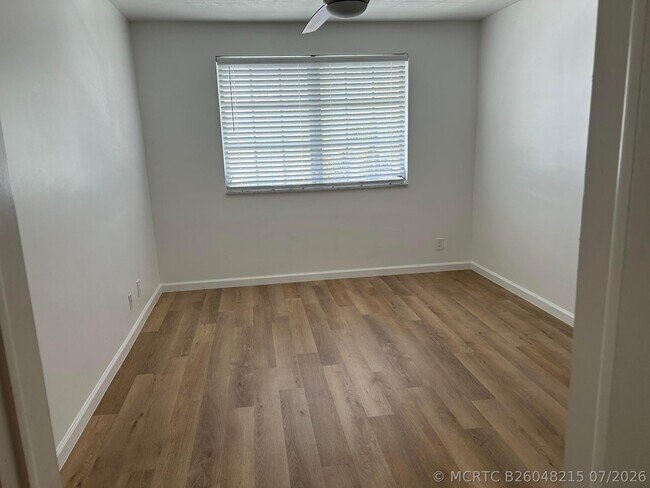 Foto del edificio - 1851 NE 62nd St