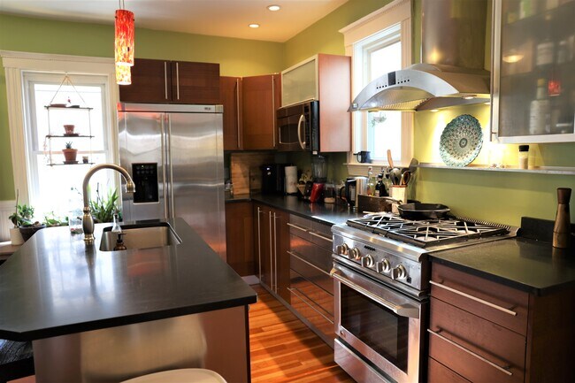 Cocina - 57 Rogers Avenue