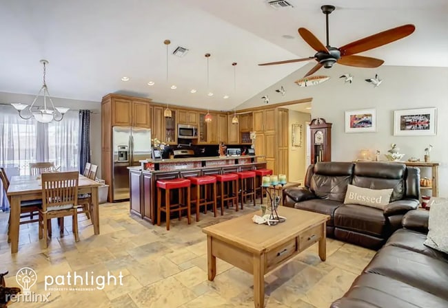 Building Photo - 3 br, 2 bath House - 1473 Laconia Drive W ...