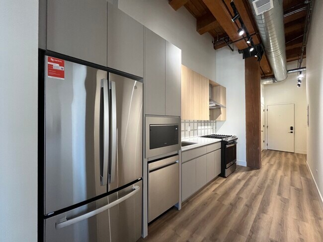 Brand new Stainless steel appliances - 151 W Ohio St