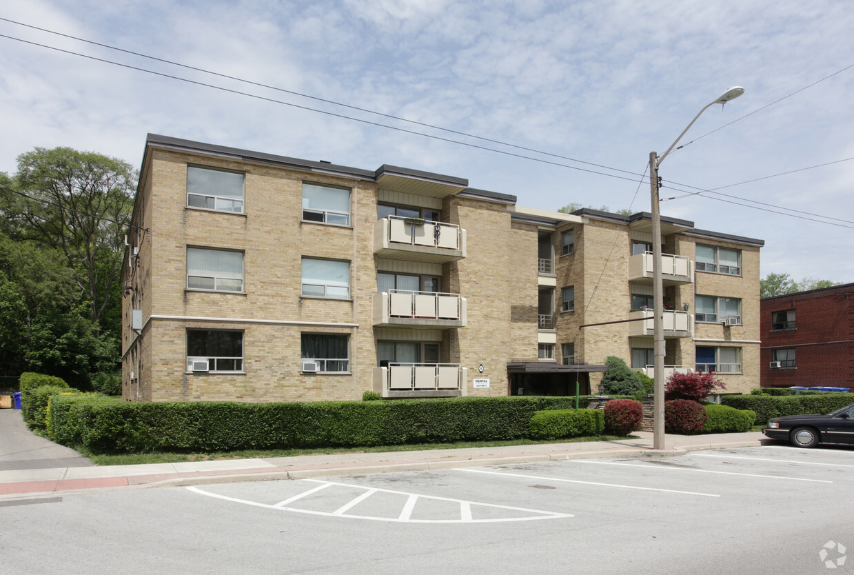 Building Photo - 8 Anglesey Blvd