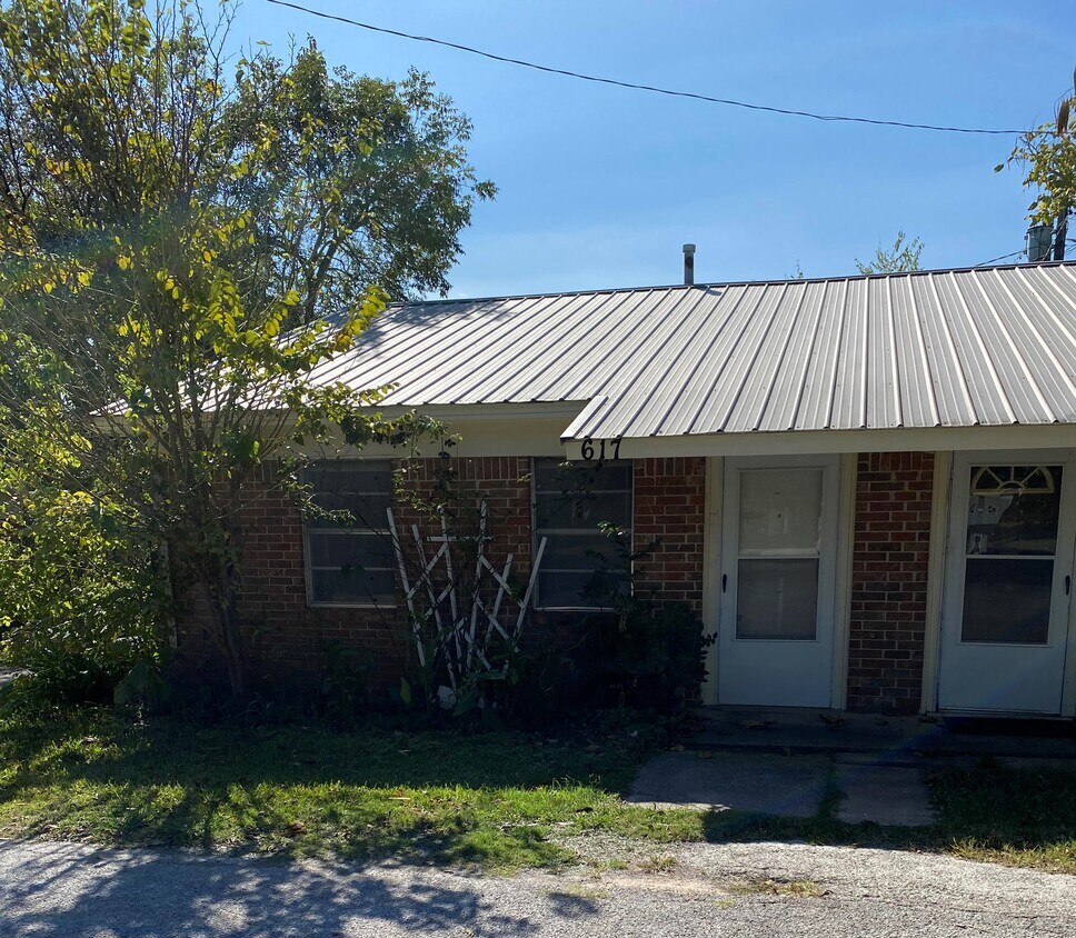 619 Ln, Weatherford, TX 76086 Townhome Rentals in