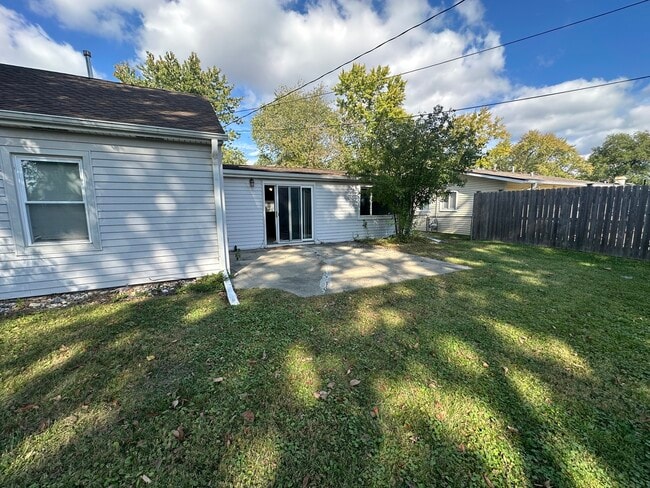 Foto del edificio - 3 E Oltendorf Rd