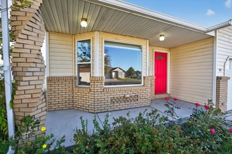 Building Photo - 911 Sawtooth St