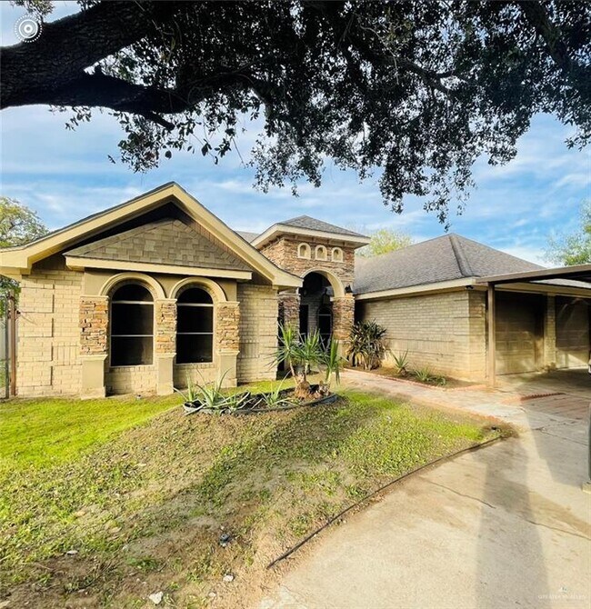 Building Photo - 2815 Janet Dr