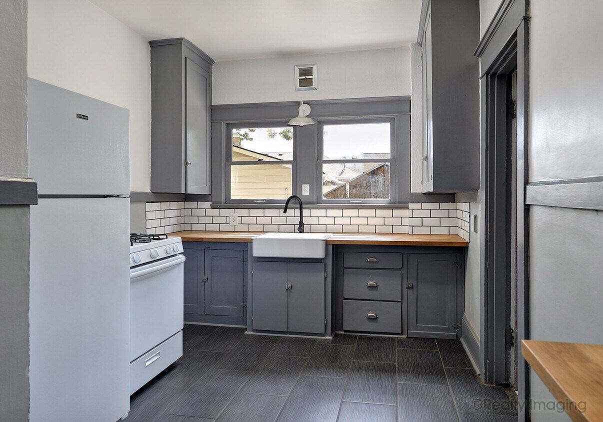 Foto principal - 6015-6017-6017 SE 99th Ave