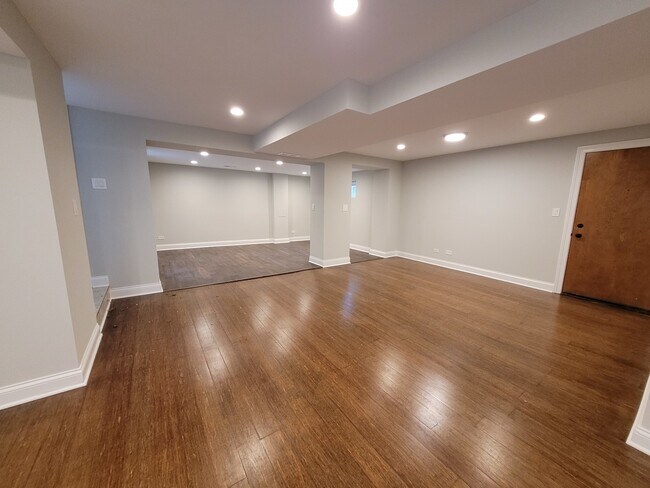 Building Photo - 4637 N Dover St