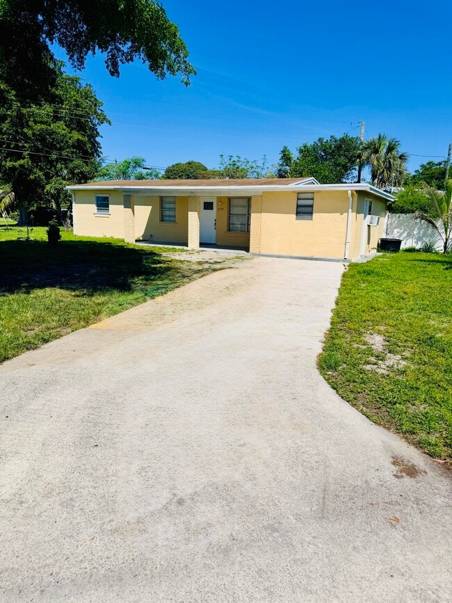 Building Photo - 5755 Winfield Blvd