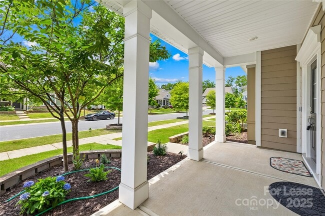 Building Photo - 7022 Walnut Branch Ln