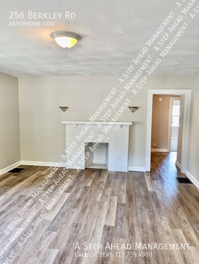 Building Photo - 256 Berkley-5 Bed/2 Bath just steps away f...