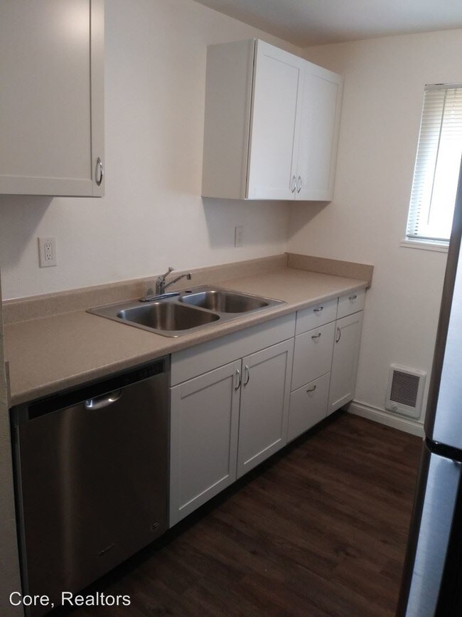 Foto del edificio - 9810 SW Lookout Terrace