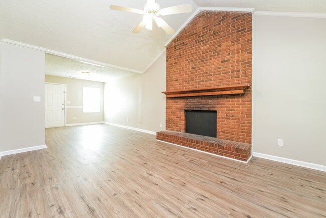 Building Photo - 2627 Country Trace SE
