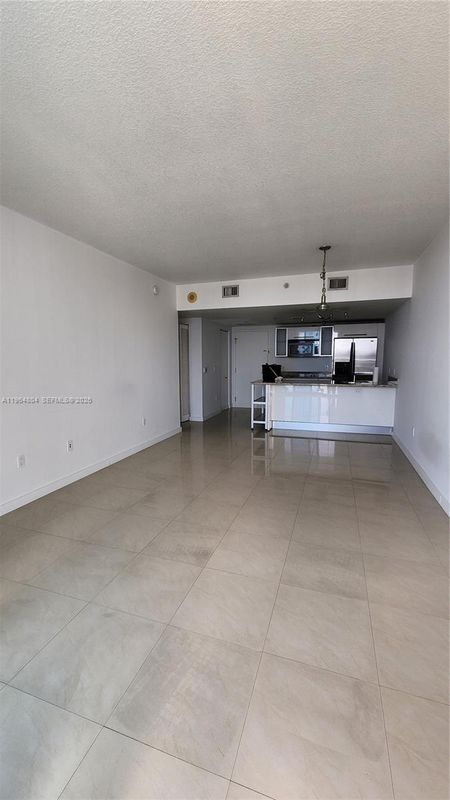 Foto del edificio - 185 SW 7th St