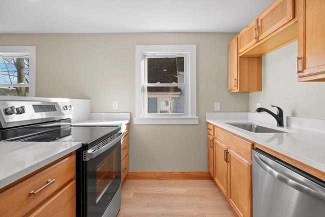 Building Photo - 17 Bridge St