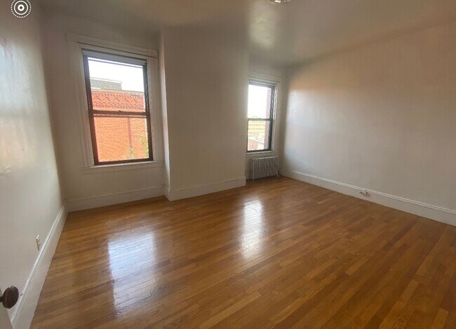 Foto del edificio - 16 Davis Ave