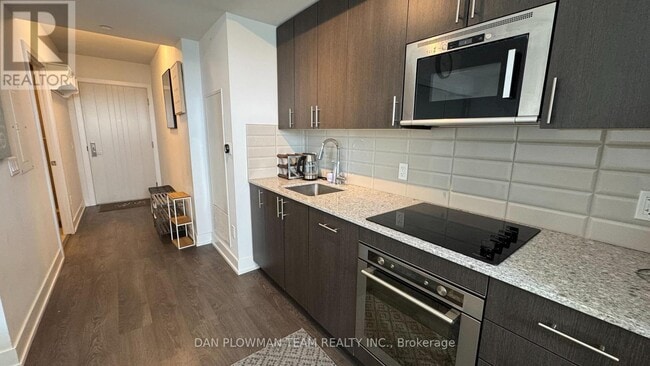 Photo du bâtiment - 2550-2550 Simcoe St N