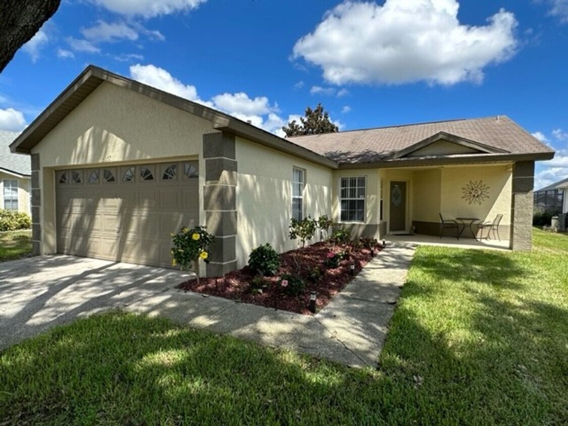 Primary Photo - 3/2 WITH POOL close to Disney! Pool and la...