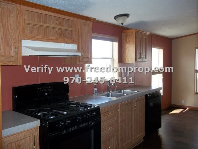 Building Photo - 417 Holly Park Dr
