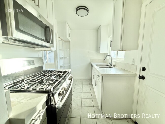Building Photo - 2632 1/2 Arvia St-