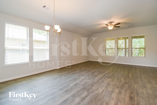 Foto del edificio - 233 Lk Wy Cir