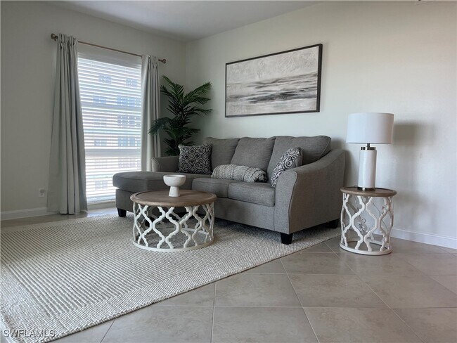 Foto del edificio - 500 Saturn Ct