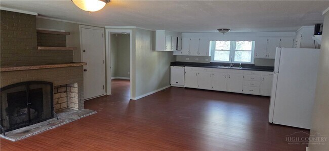 Foto del edificio - 536 Nc Hwy 105 Byp
