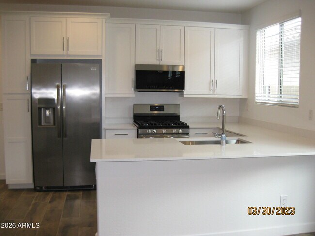 Building Photo - 3155 E Wild Dr