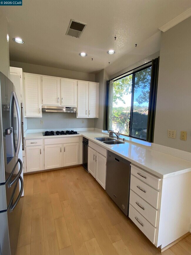 Foto del edificio - 772 Lakemont Pl
