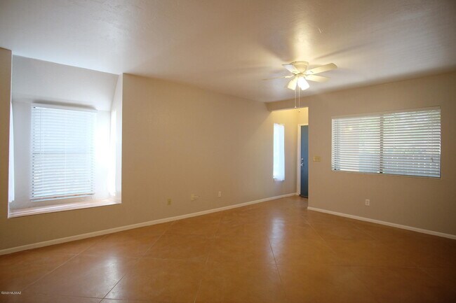 Foto del edificio - 8080 E Speedway Blvd