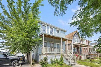 Building Photo - 3616 N Kedzie Ave
