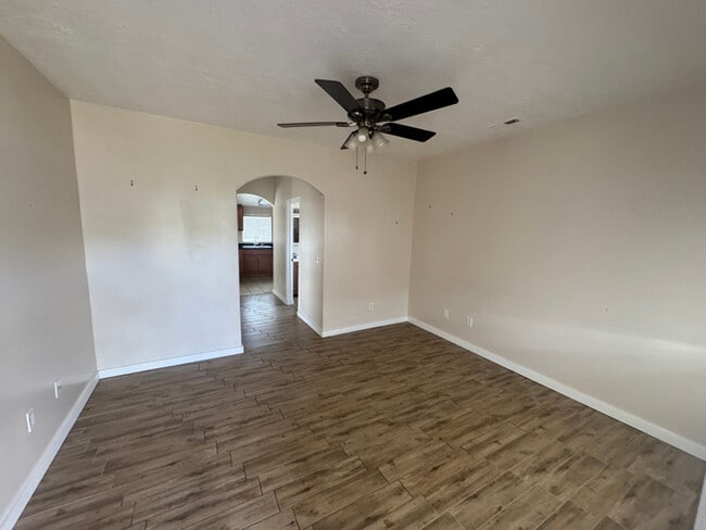 Building Photo - 59 E 400 N